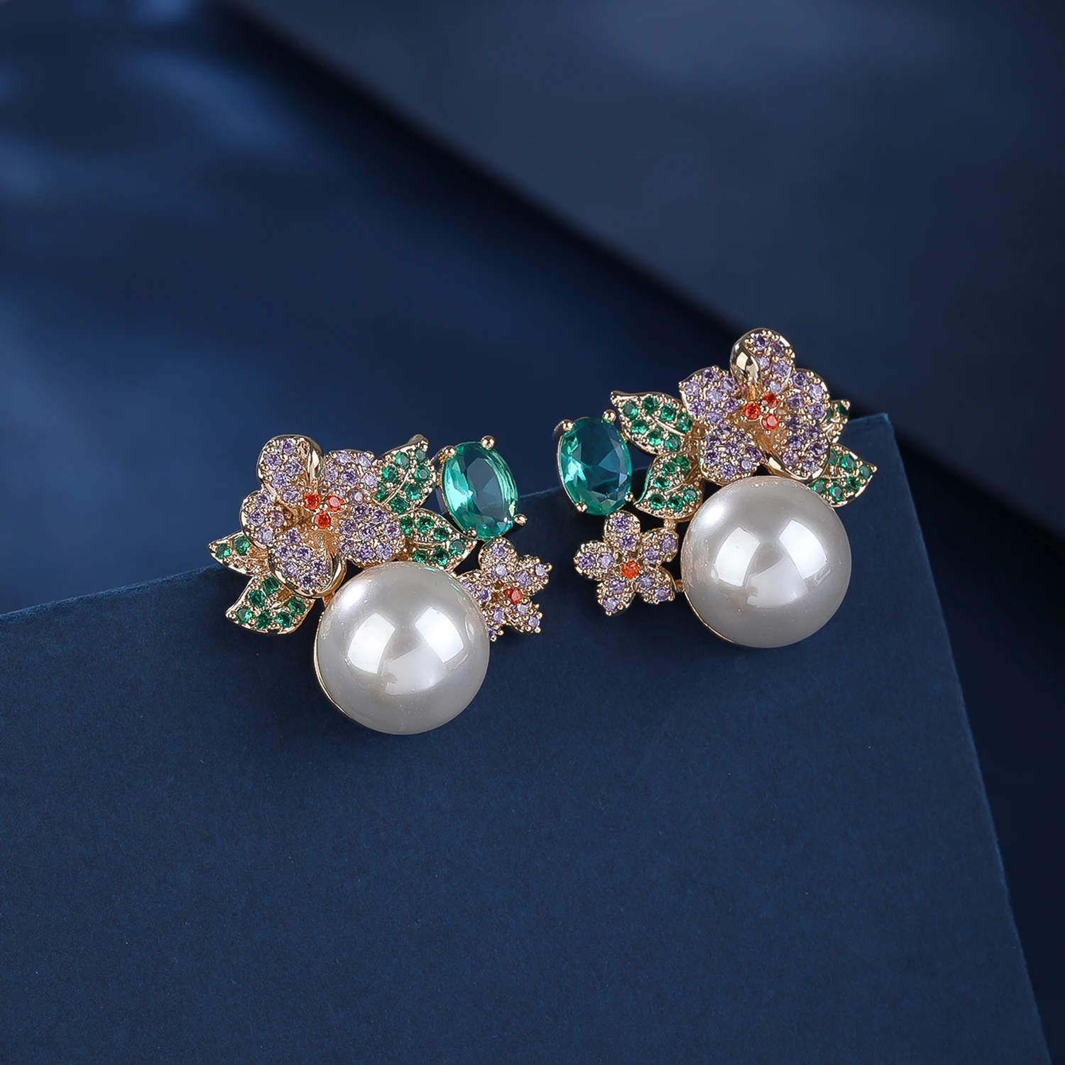 

Beatiful Full Diamond Inlaid Zircon Flower Pearl Stud Earrings Women Bridal Wedding Jewelry Accessories Gift CE12133