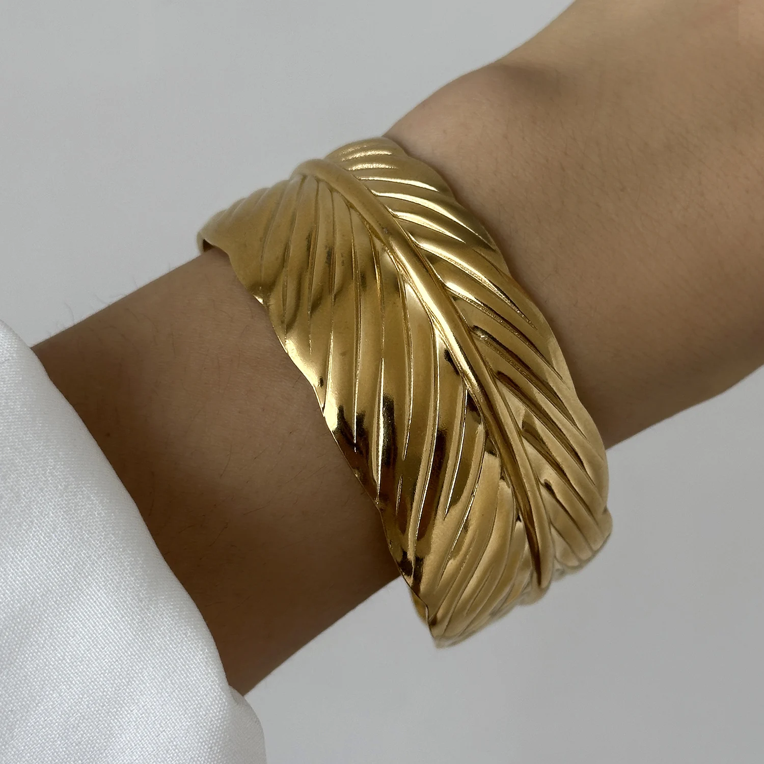 Vintage Unregelmäßige Armband für Frauen Edelstahl Gold Farbe Offene Manschette Armreif Exquisite Luxus Wasserdicht Schmuck Zubehör – Detail 17