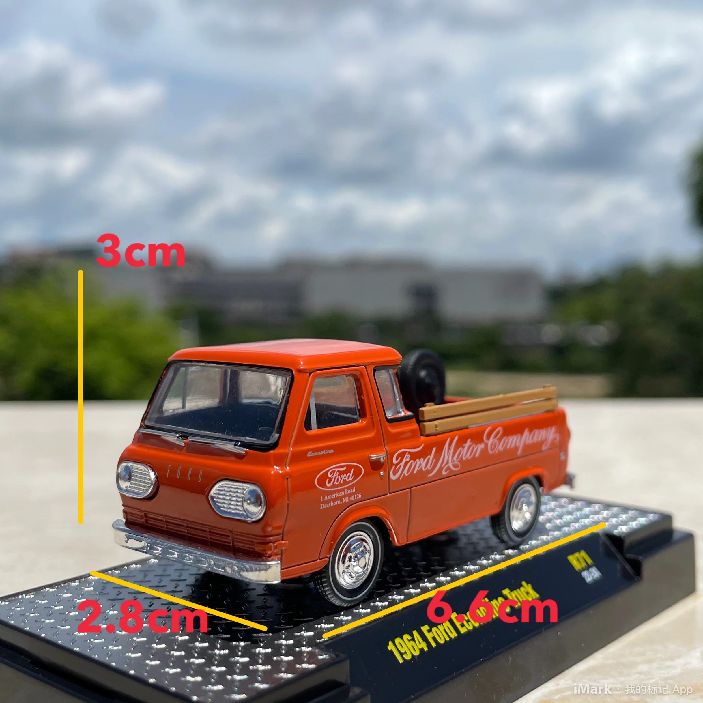 

Diecast M2 1:64 Scale Ford Pickup Truck Simulation Static Alloy Car Model Collectible Toy Gift Souvenir Display Ornament