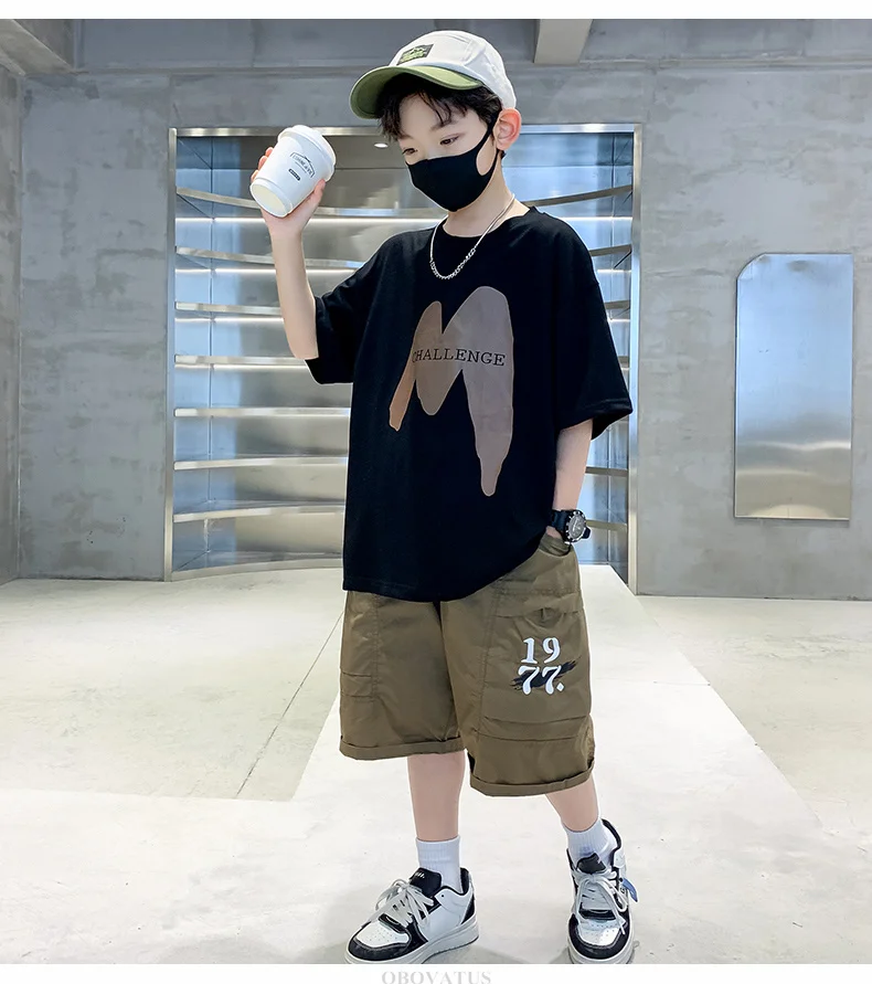 Neue Sommer-Luxuskleidung für Kinder: T-Shirts für Jungen im Teenageralter, Kurzarm-Baumwoll-T-Shirt mit elegantem Schriftzug-Print, Kinder-Outfit. – Detail 7