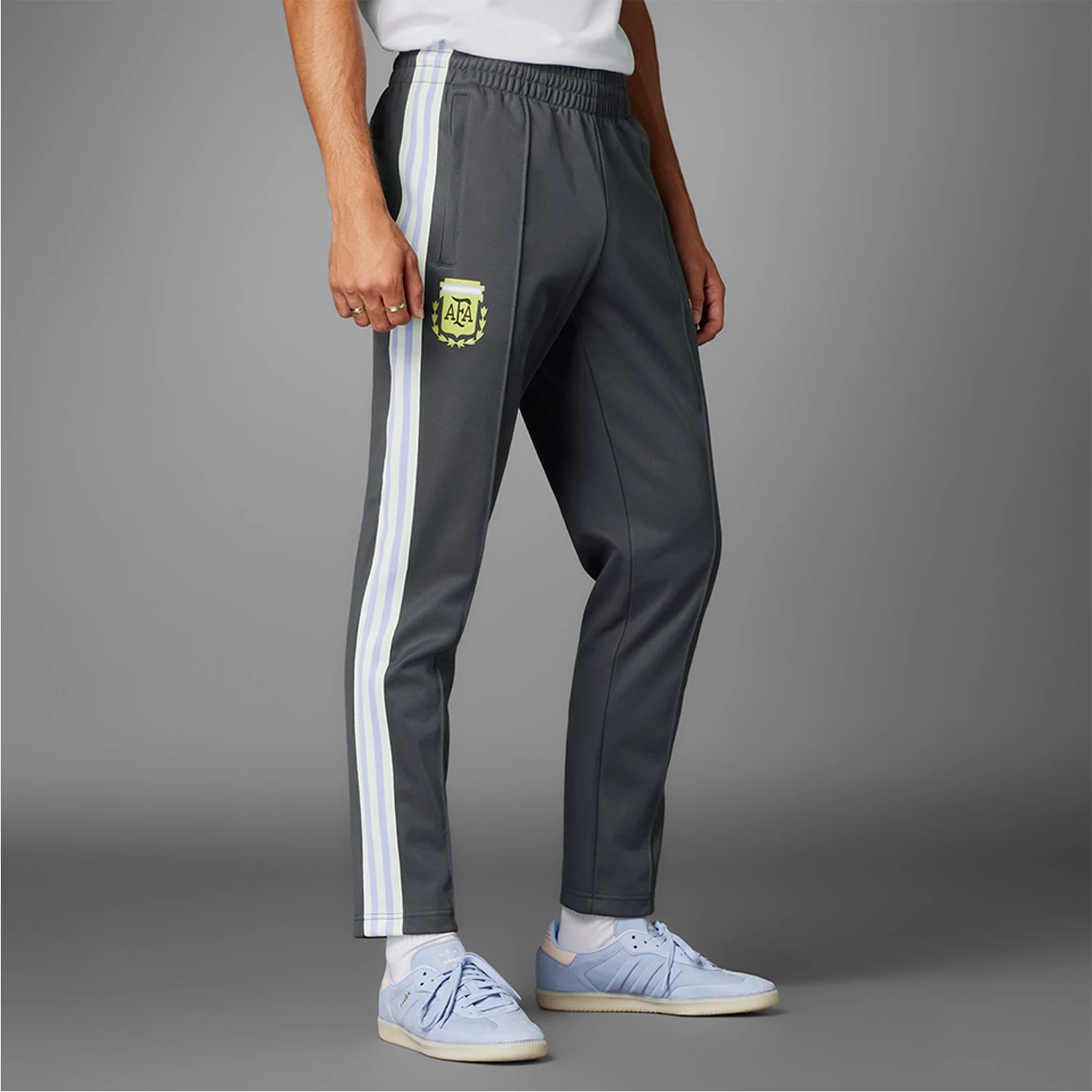 

Adidas genuine genuine Men's Retro Straight-leg Football Sports Pants IU2157