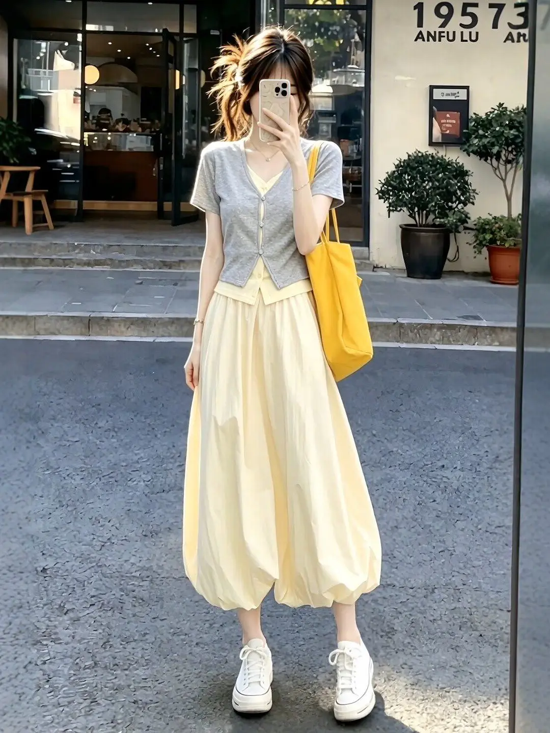 

Summer 2026 Women's Gentle Style Color Block High Waist Skirt Set Short Sleeve V-Neck T-Shirt Breathable Casual Fashion