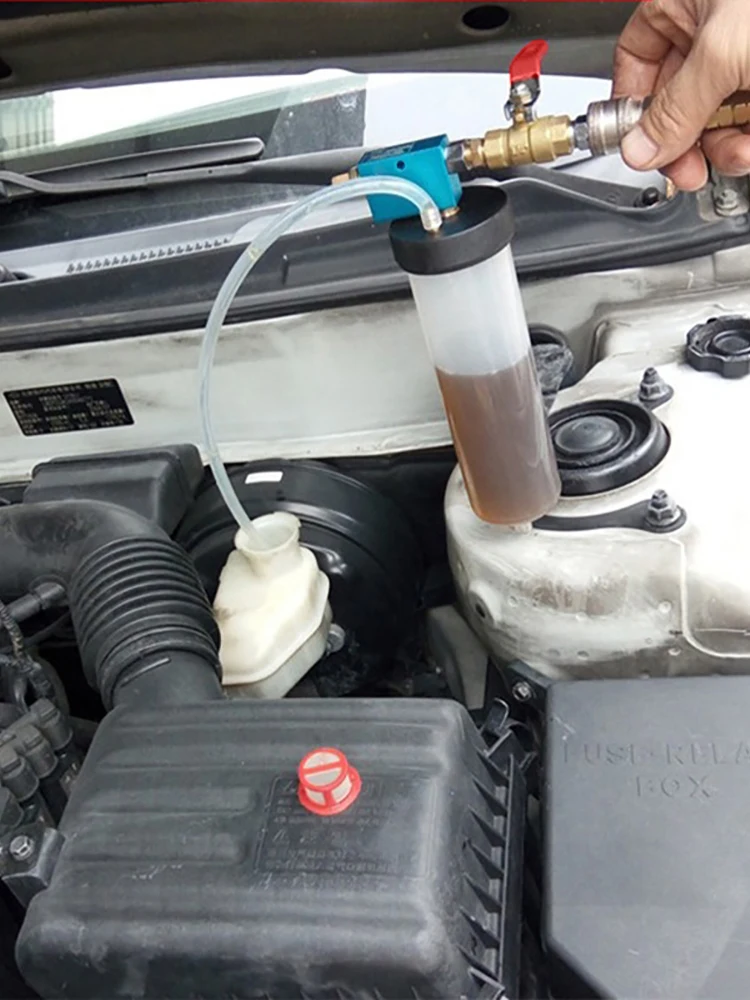 Narzędzie do wymiany oleju w płynie hamulcowym samochodu Hydrauliczna pompa olejowa sprzęgła Odpowietrznik oleju Pusta wymiana opróżnionych zestawów narzędzi — zdjęcie 2