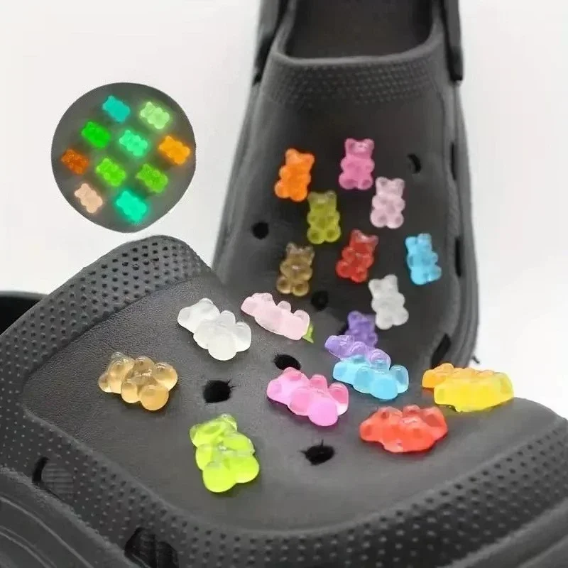 10/20 piezas dijes de oso bonitos que brillan en la oscuridad, decoraciones luminosas de diseñador DIY para zapatillas, accesorios luminosos para zapatos y calzado