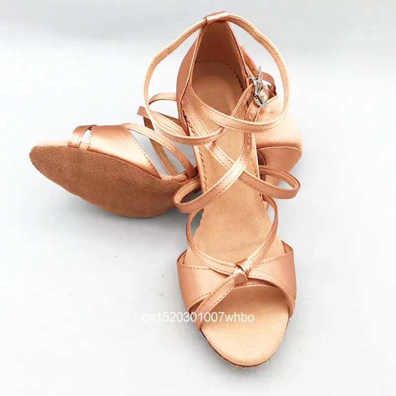 Jeux de scène chaussures de danse latine femmes vente chaude Tango Jazz sandales été intérieur fond souple chaussures de Performance de fête