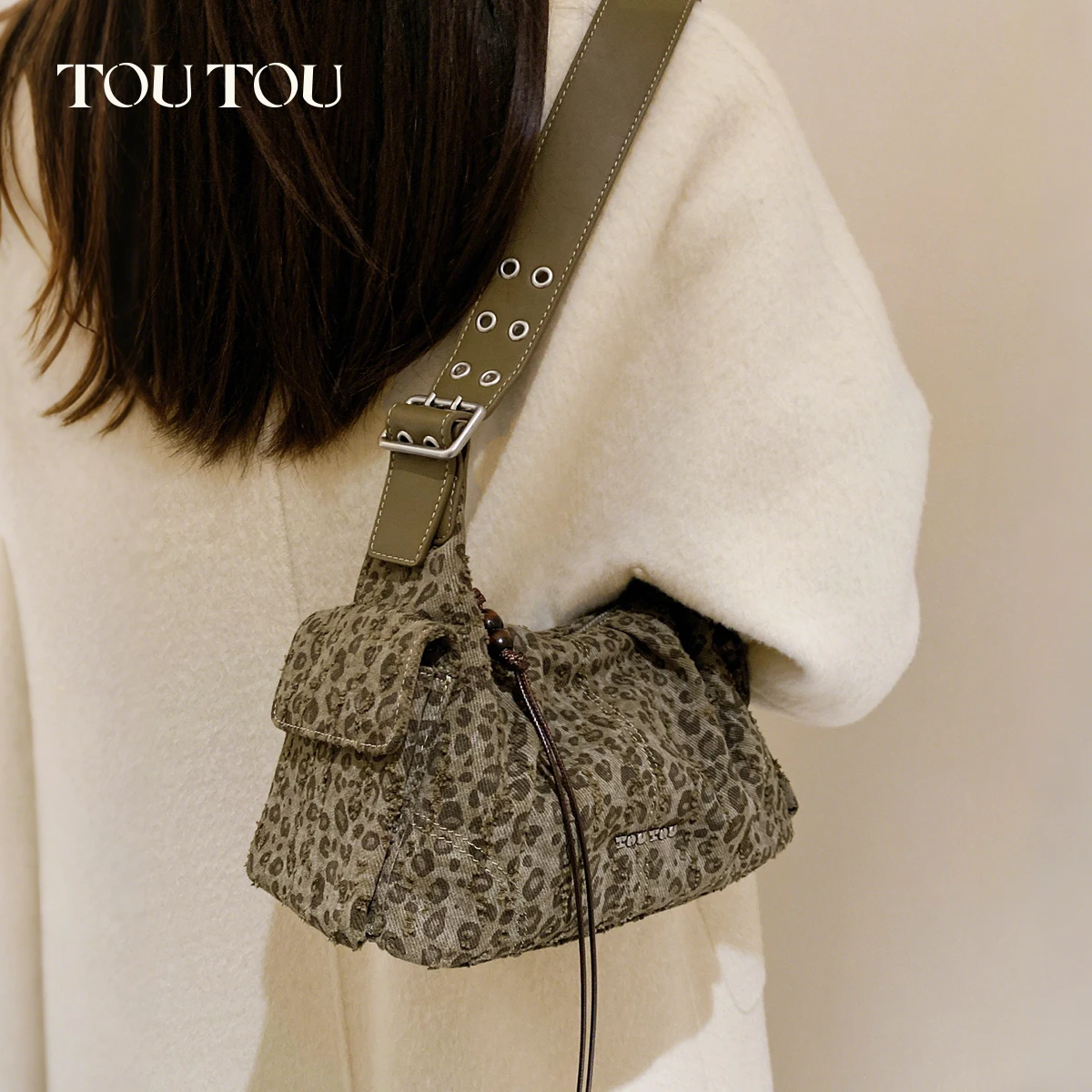 

TOUTOU Leopard Print Hobo Bag Lightweight, Adjustable Strap, Side Pockets, Commuting Bag,Crossbody Shoulder Purse women bags