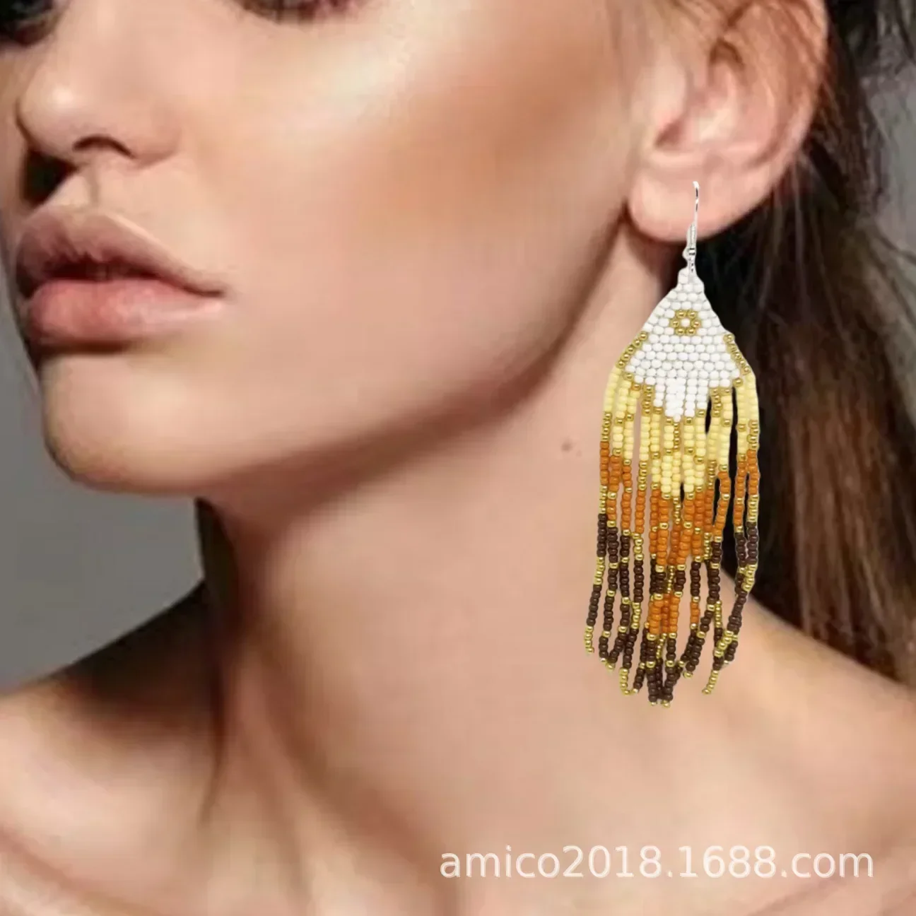 

Серьги из бисера из сплава в богемном стиле с кисточками, волнистый дизайн, ручное вязание, градиент цвета, простые рисовые бусины, оригинальность