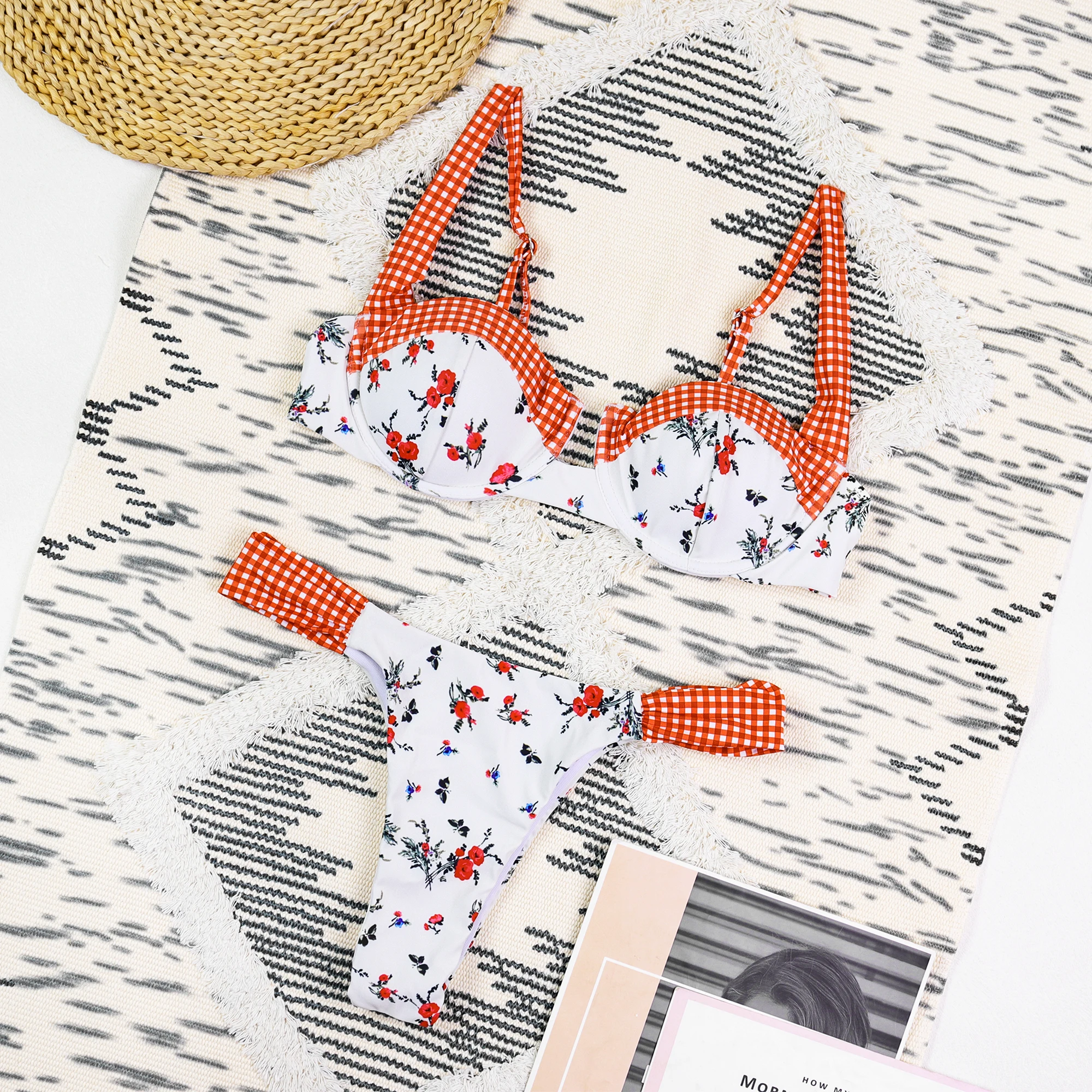 مثير المرأة رفع مايكرو بيكيني مجموعة البرازيلي ثونغ قطعتين ملابس السباحة الشاطئ بدلة السباحة الصيف أزياء ملابس السباحة