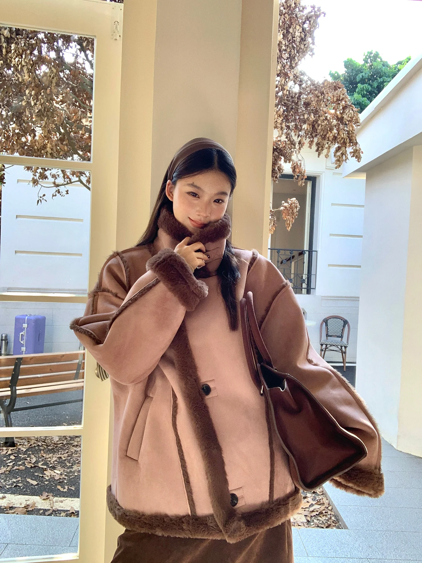 핑크 스웨이드 인조 퍼 재킷 여성용 겨울 신상 코튼 코트 따뜻한 스트레이트 컷 출퇴근 스타일 긴 소매 버튼 클로저