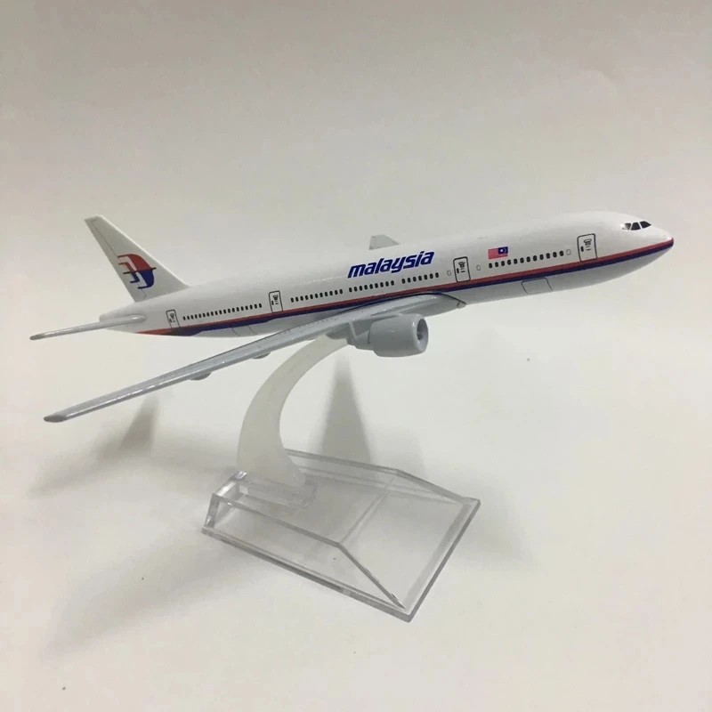 16cm Malaysia Airlines Boeing 777 Plane Model Airplane Model Aircraft Model 1:400 Diecast Metal Planes Toy