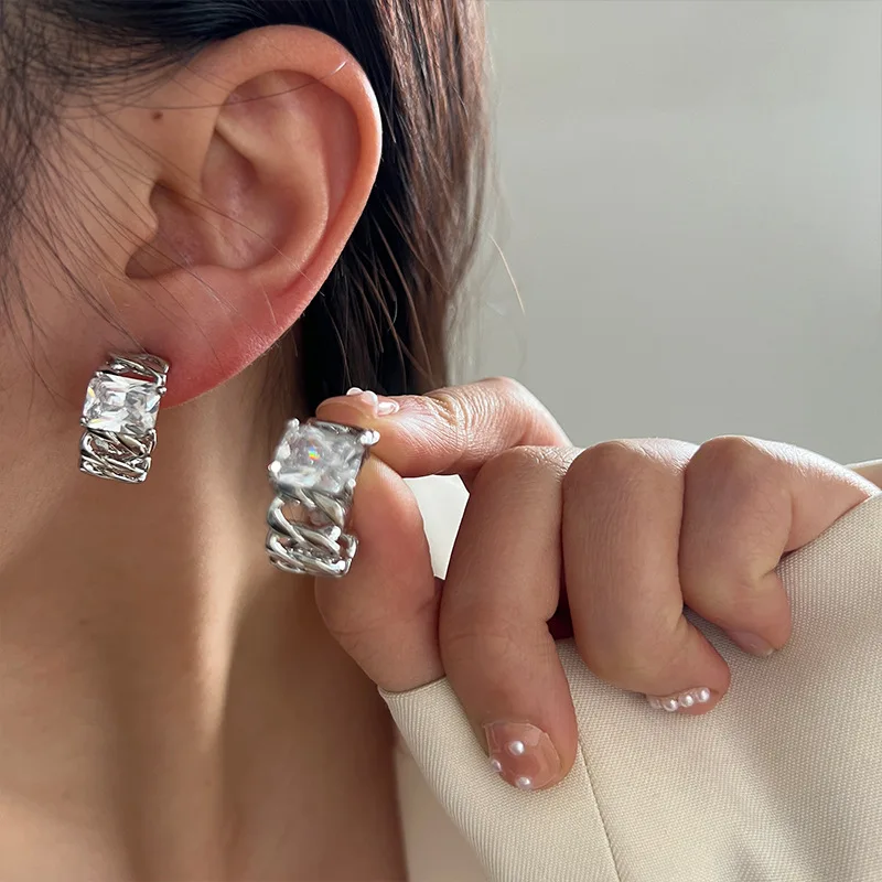 

Metal Hoop Earrings Copper Zircon Crystal Silver Color C-Shape Geometric Elegant Women Fashion Jewelry High Quality