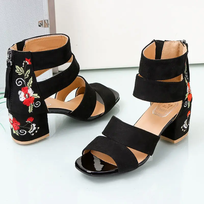 Ethnic Style Embroidered Mid-heel Sandals Women 2022 Summer All-match Thick Heel Elegant Retro Open Toe Embroidered Shoes Women