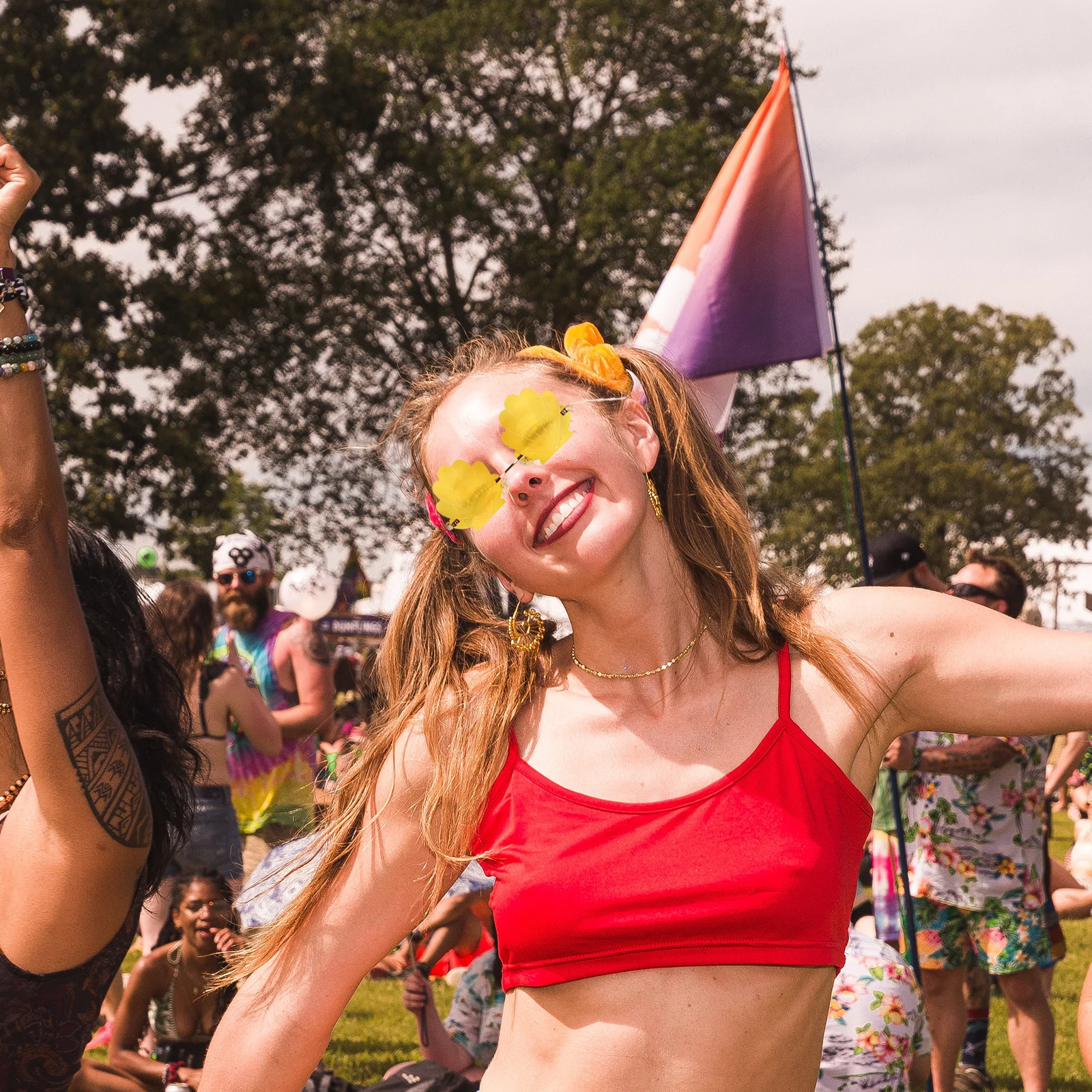 

1pc Conch Pattern Sunglasses Yellow Fashionable Party Photo Props Funny Glasses For Photo Booth Decor Accessory