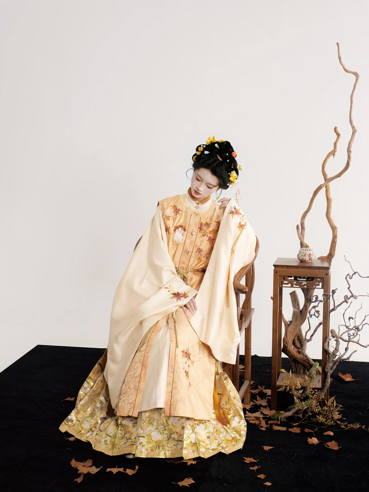 No Two Sets【Solo Maple Moon】Ming Dynasty Long Shirt Embroidered Side Button Stand Collar Quilted Vest Hanfu Women's Clothing