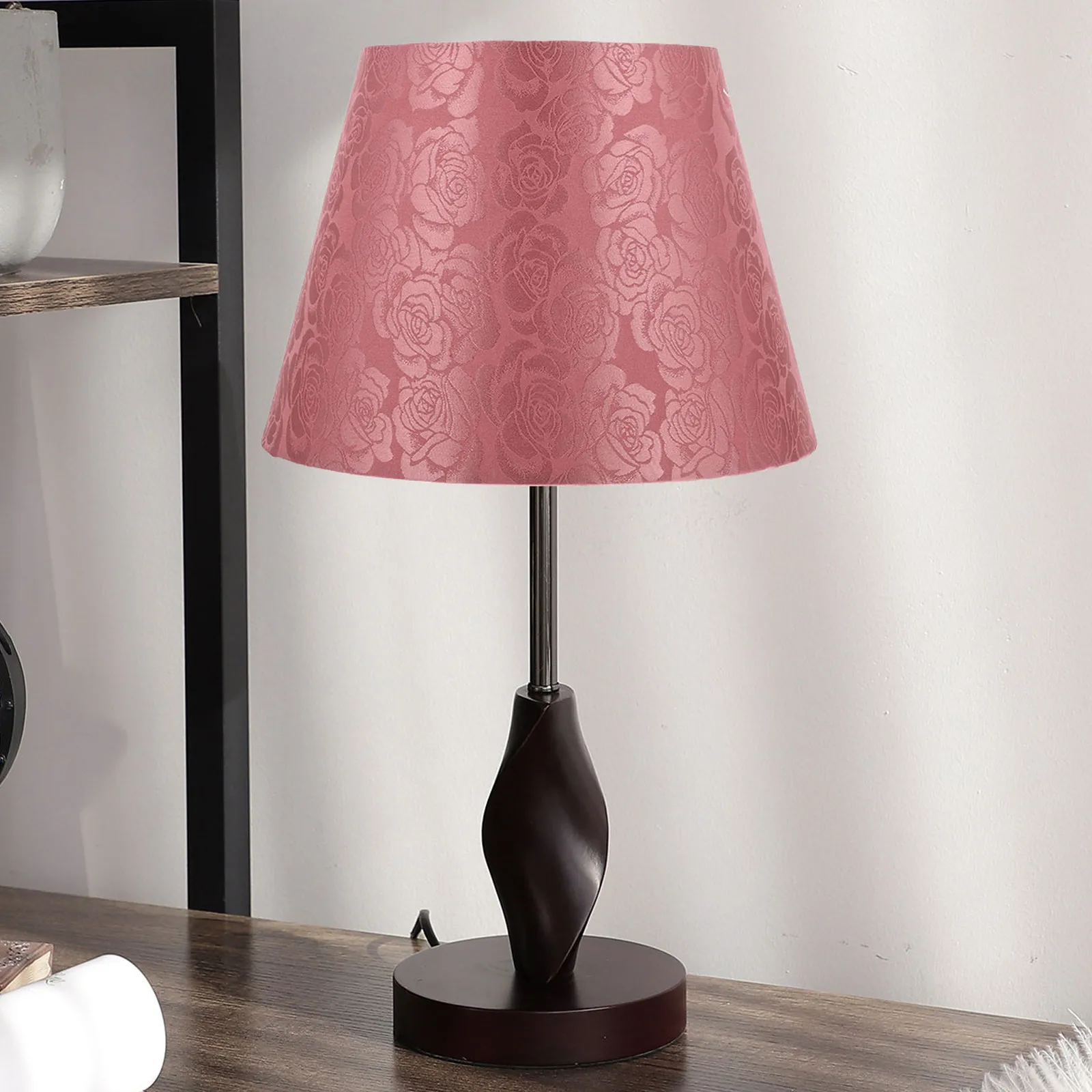 

Flower Embroidery Lampshade Vintage Cloth Light Cover Bedside Desk nament Jacquard Home Lighting Accessories Dust Proof Bedroom