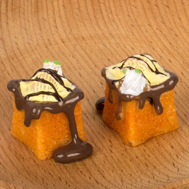 Mini Chocolate Ice Cream Toast Bread Cream Dessert Dollhouse Model Scale 1/6 Hand Diy Food Keychain Doll Accessories Home Decor