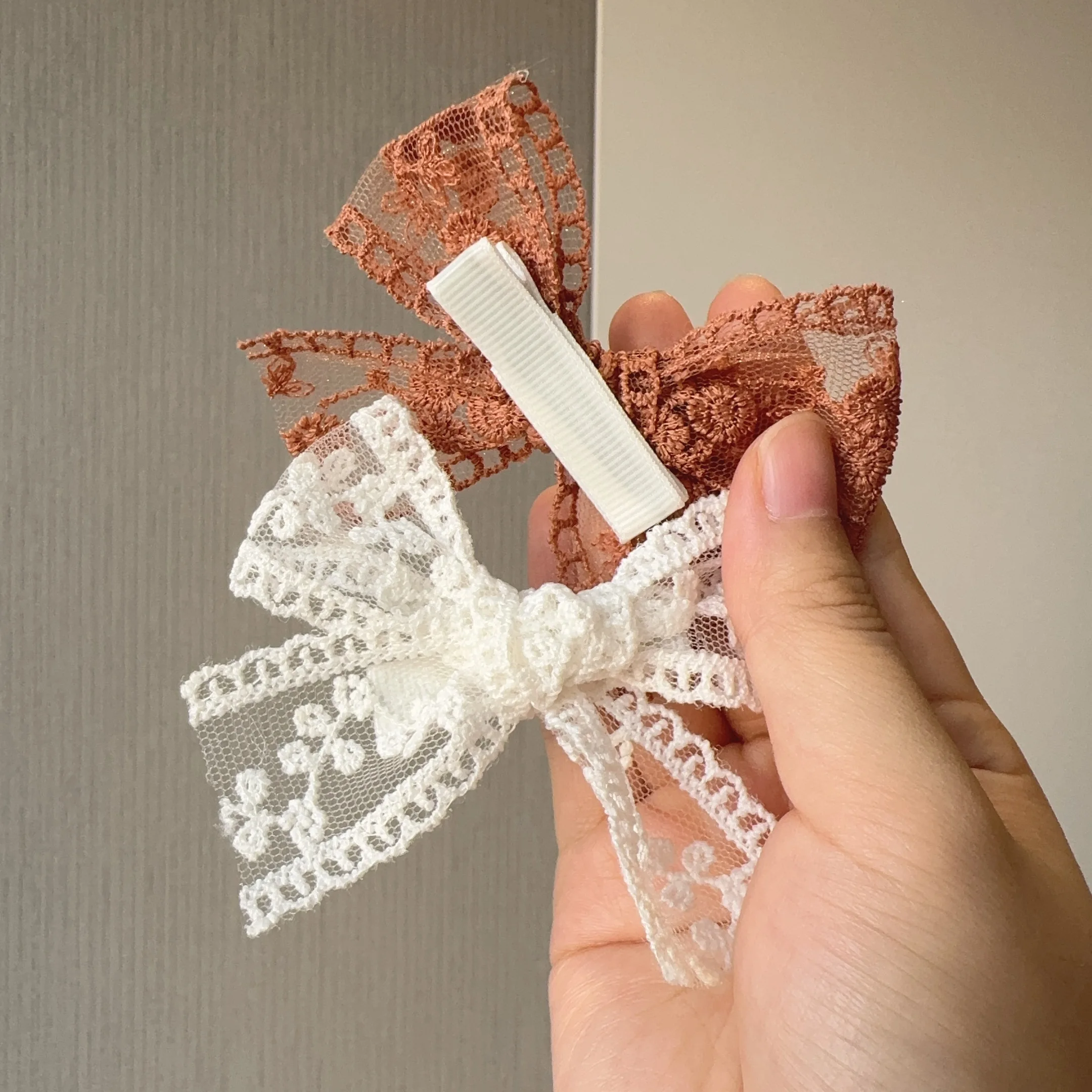 2Pcs/Set Cute Solid Lace Cutout Bowknot Hair Clips for Baby Girls Handmade Bows Hairpin Barrettes Headwear Kids Hair Accessories