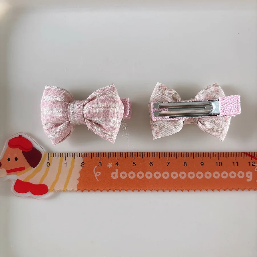 Grampos de cabelo antiderrapantes para meninas, 2 peças de tecido acolchoado com laço lateral, xadrez floral para crianças, cabelo fino e macio