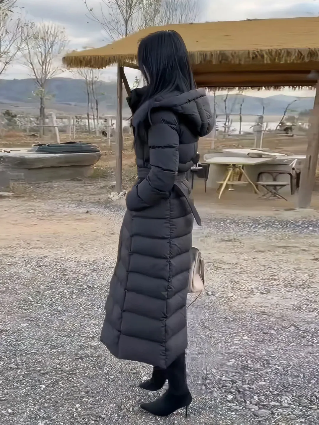 

Women's Mid-Length Thiened White Du down Jaet 2026 Sli Warm Slimming Coat with Waist-Cinching Winter Outerwear