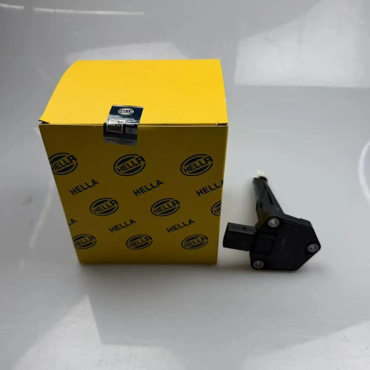 

HELLA OEM12618638755 Oil Level Sensor For BMW F20 F21 F22 F23 F30 F31 F32 F35