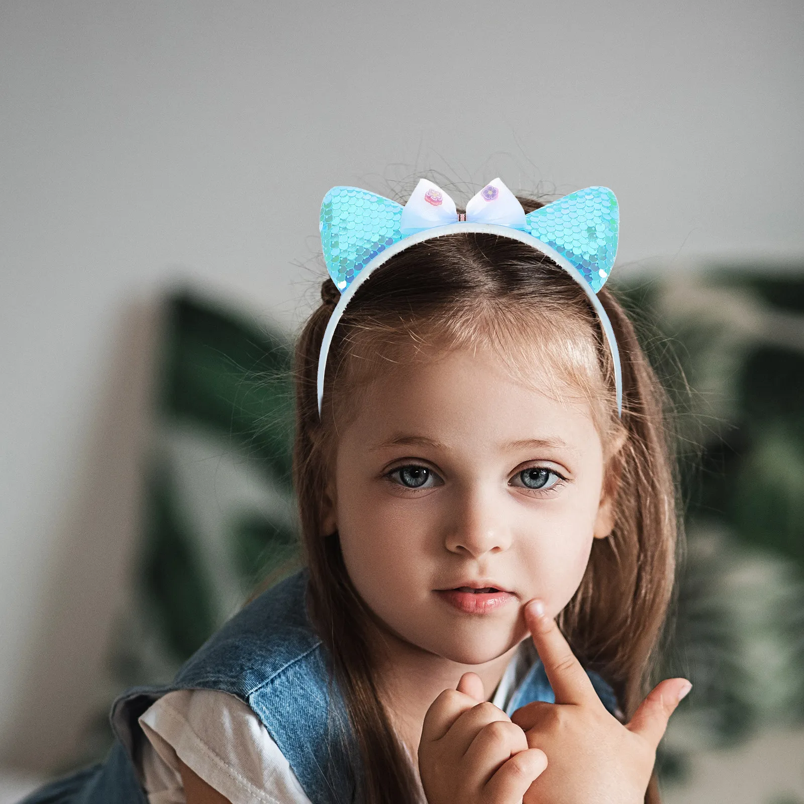 

2Pcs Ear Hair Clips for Girls Adorable Sparkly Sequin Design Comfort Fit Kids Hair Accessories for Party Holiday