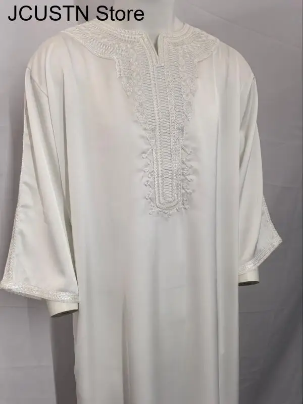

2026 Luxury Embroidered Traditional Kaftan Muslim Man Moroccan Rayer Robe Muslim Men's Thobe Saudi Arab Kaftan Islam Clothing