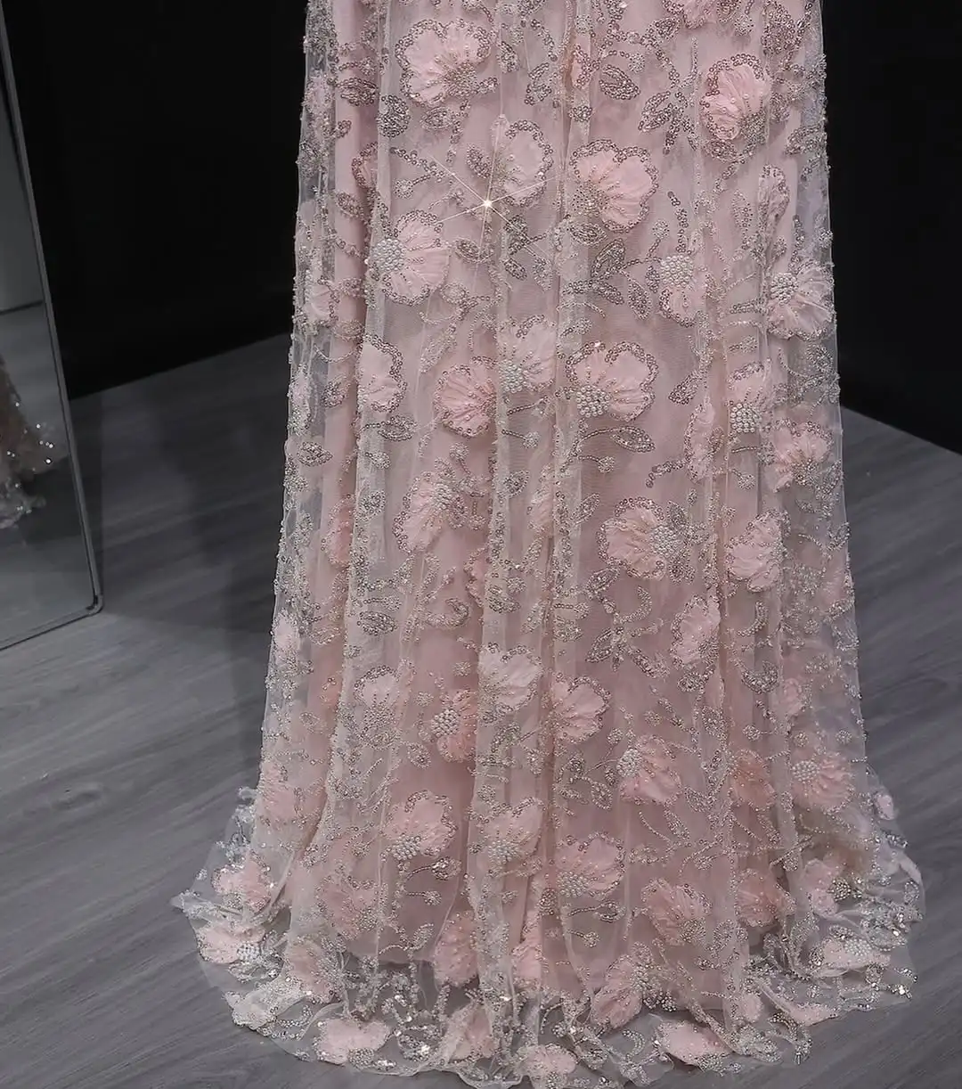 Wyprzedaż Romantyczna Elegancka Luksusowa Sukienka Wieczorowa/Balowa z Odkrytymi Ramionami, Krój A, Tiul, Koraliki, Cekiny, Kwiatowy Haft