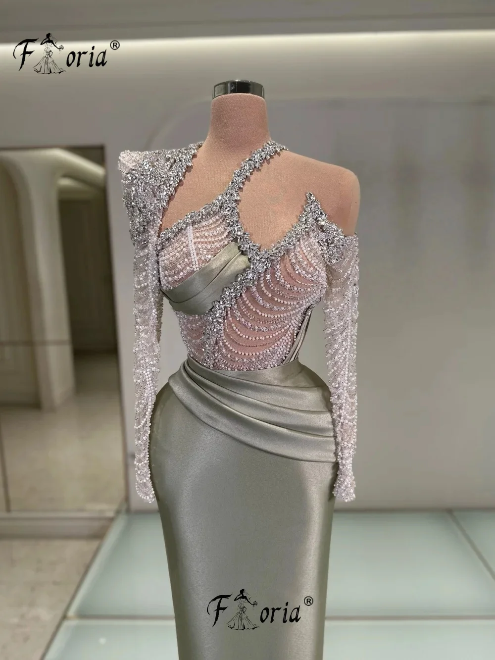 

Long Green Silver Beads Memaid Evening Dresses with Sweep Train Crystal Arabic Prom Dress Elegant Party Gown Robe De Soiree 2025