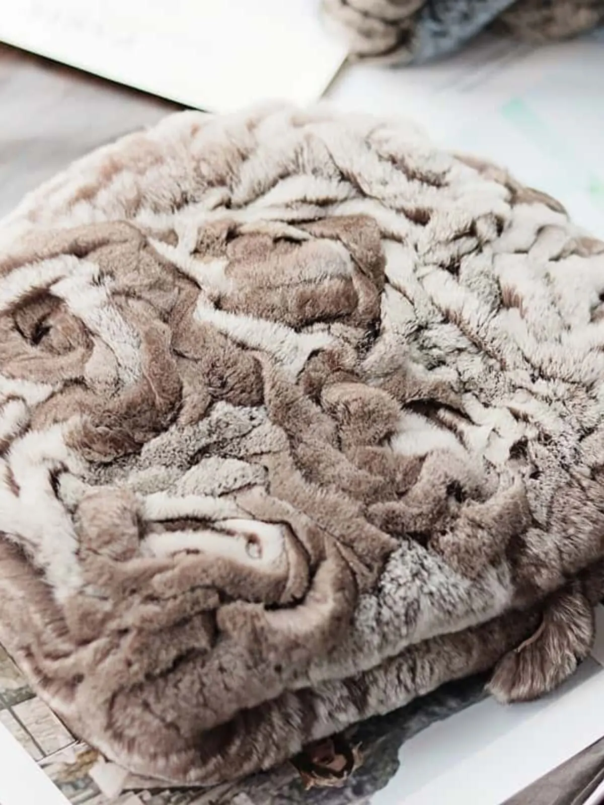Winterfellmütze für Damen mit Großem Kopfumfang, Gestreift, Dick, Warm, Modische Ananas-Mütze aus Echtem Rex-Kaninchenfell, Accessoire – Detail 10