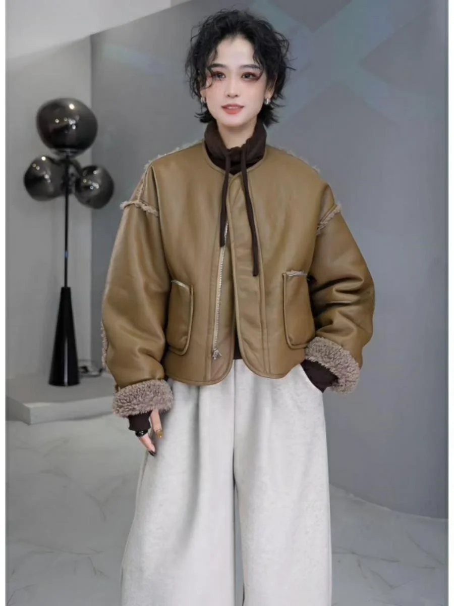 เสื้อแจ็คเก็ตมอเตอร์ไซค์แบบสองด้านสำหรับผู้หญิง แฟชั่นเสื้อคลุมคาร์ดิแกนสำหรับฤดูหนาว ทรงเอ แขนยาว ดีไซน์กระดุมกลม