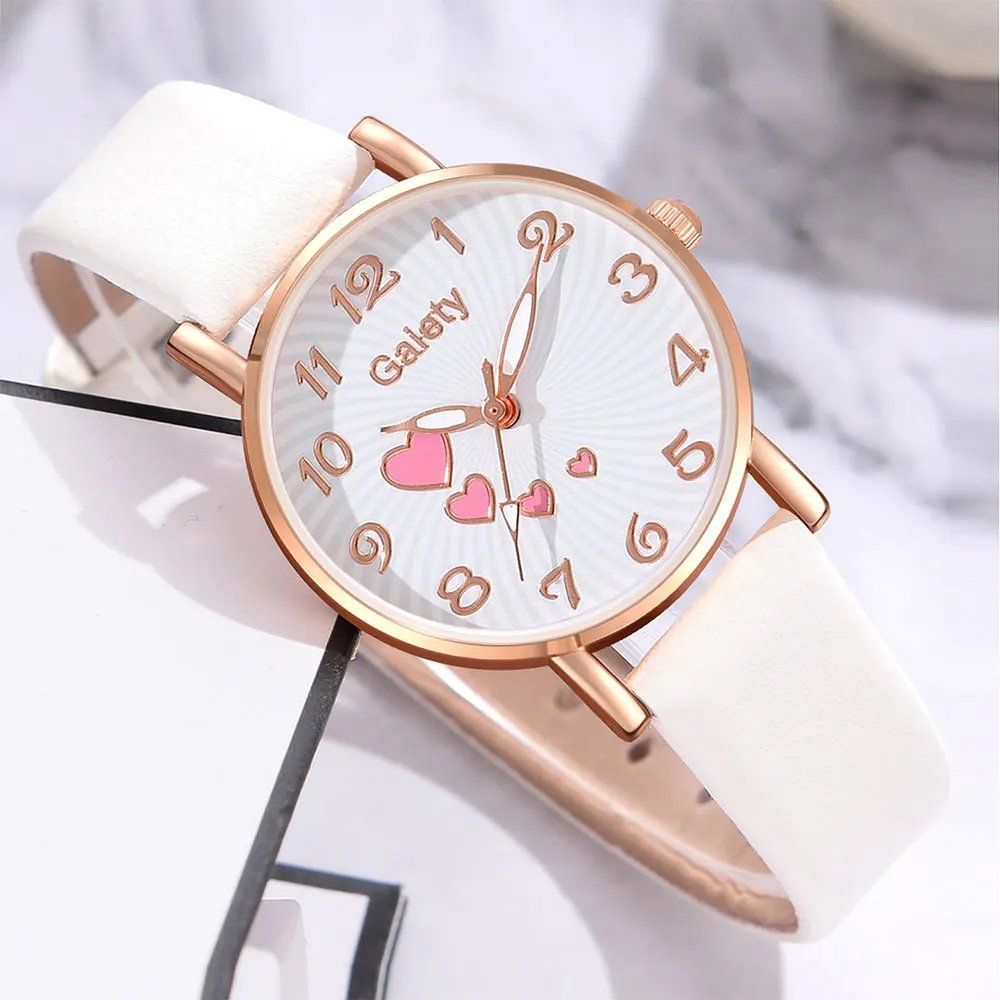 Gaiety 5PCS/Set Fashion Casual Women\'s Watch Pu Belt Quartz Watch Four Heart Dial Watch Daisy Bracelet Set Girl\'s Gift