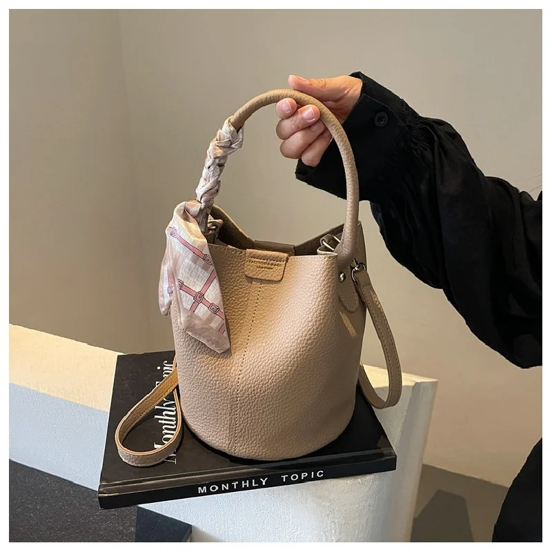 

High-End Ladies Handbag Made Of Orchard-Printed Leather Featuring Paris Casual Vintage Spacious Soft Daily Modern Style​