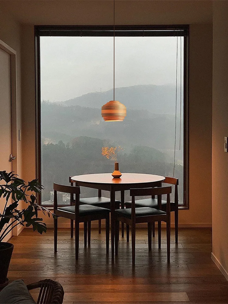 

Wabi Sabi style retro homestay chandelier, staircase, wooden balcony, wooden veneer restaurant, bedroom atmosphere lighting, Zen