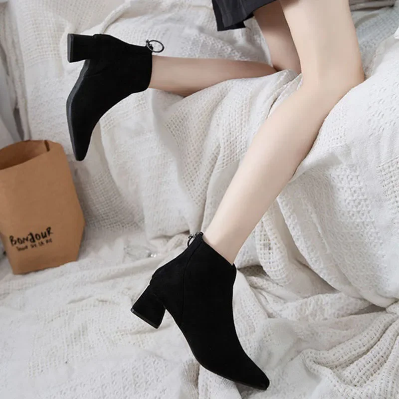 New Women V-mouth Short Boots Autumn Thick Heel Work Shoes Versatile Pointed Toe Suede Ankle Boots Casual Back Zip Botas