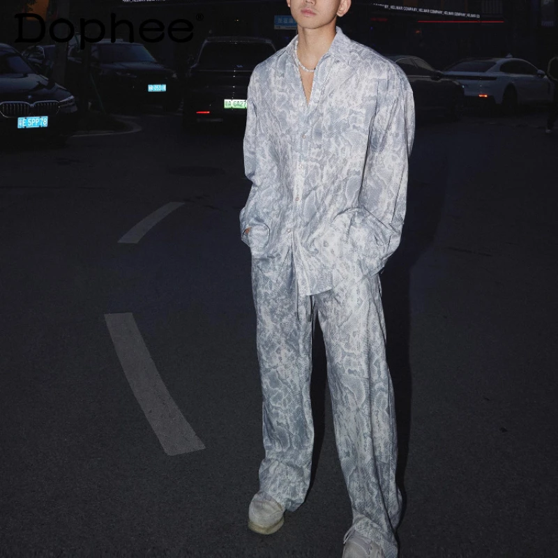 

Мужские летние комплекты из 2 предметов в американском стиле, новинка 2021 года, летние модные комплекты из двух предметов, свободные универсальные рубашки со змеиным принтом, комплекты широких брюк