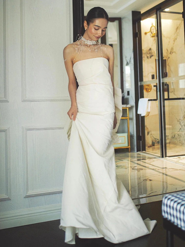 

Elegant Simple Bridal Gown in Soft Satin with Strapless Design for Engagement And Wedding Outfits Vintage Style Floor Length