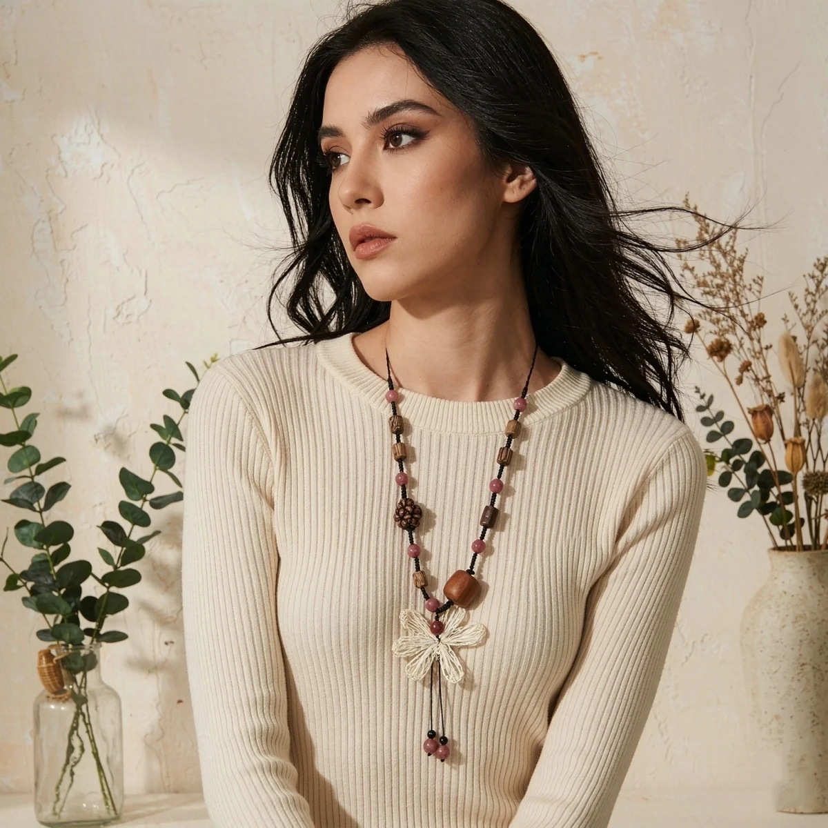 Ethnische handgewebte Strohblumen-Anhängerkette für Frauen, rosa Naturstein, Holzperlen, lange Kette, Pulloverkette, Boho-Schmuck – Detail 7