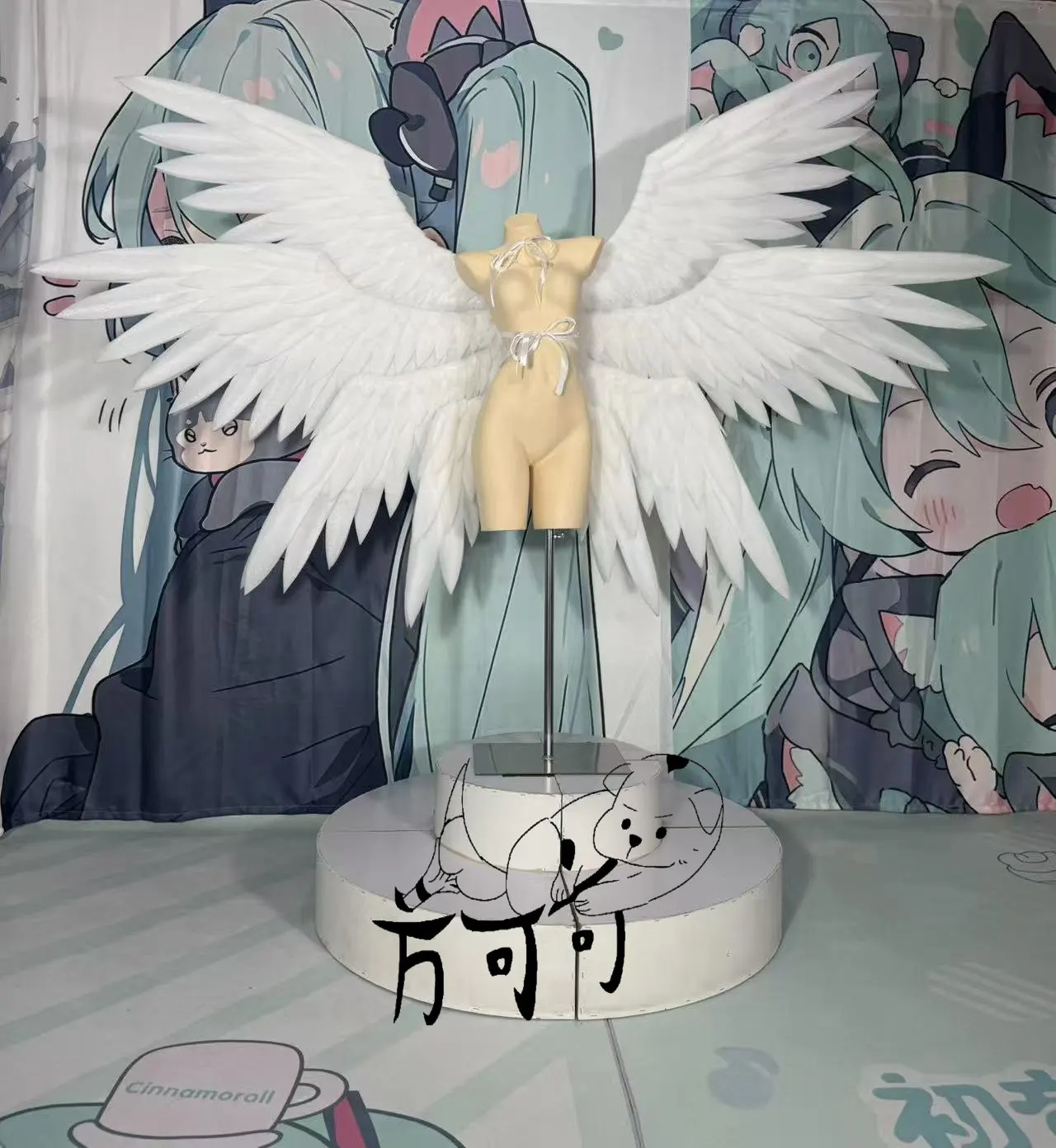 

Knight with Eight Wings Holy Riding Prop Halloween Model Catwalk Costume Super Wings Nightclub Performance Props