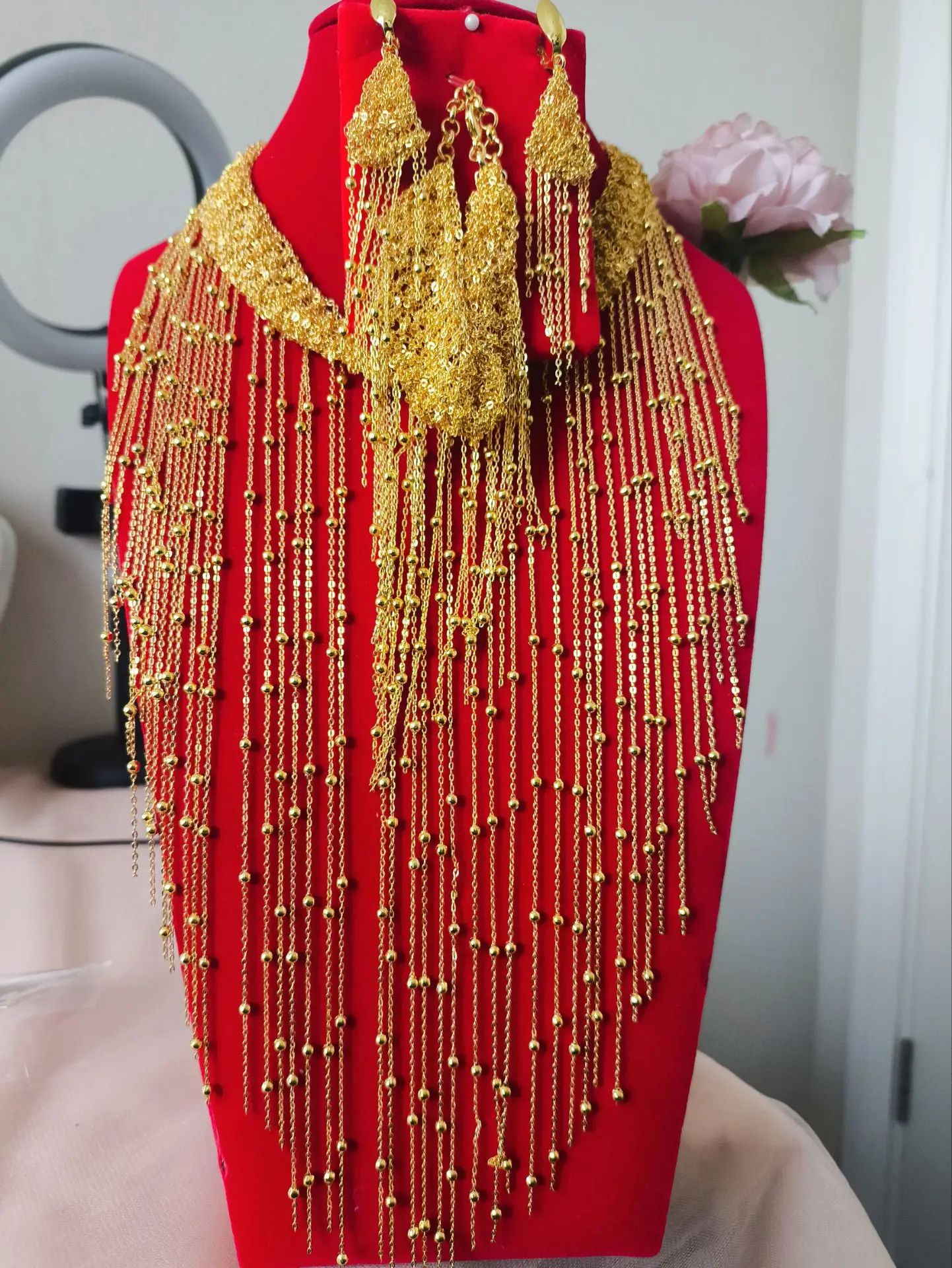 

Новый Дубай 24 К позолоченное ожерелье с кисточками, серьги, браслет для романтической свадьбы, помолвки, комплект ювелирных изделий для влюбленных DD10633