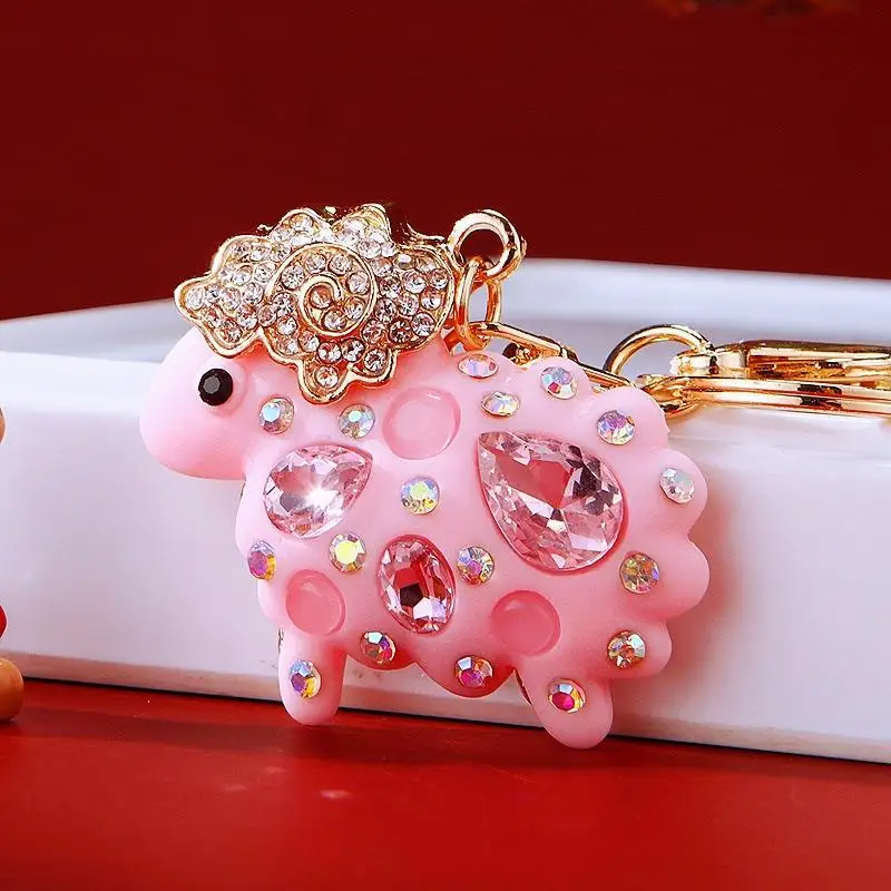 Niedlicher Schaf-Schlüsselanhänger mit Strasssteinen, hochwertiger Schlüsselring aus Metall und Zinklegierung, Taschenanhänger für Damen und Kinder, Accessoire, Anhänger, Geschenk – Detail 6