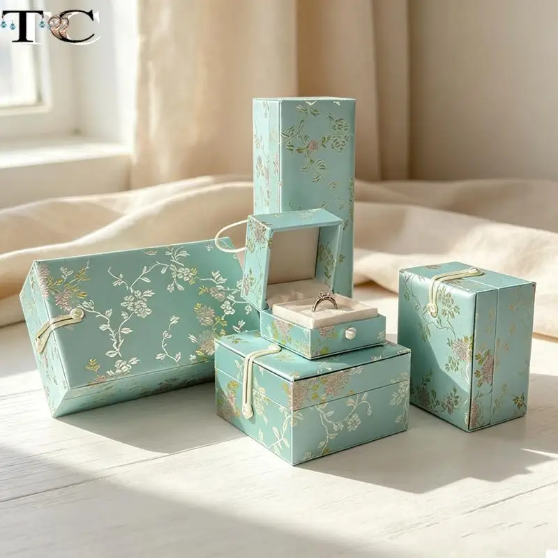 Chinese-Style Button-Closure Embroidered Exquisite Jewelry Box for Rings Pendants Bracelets and Long Necklaces