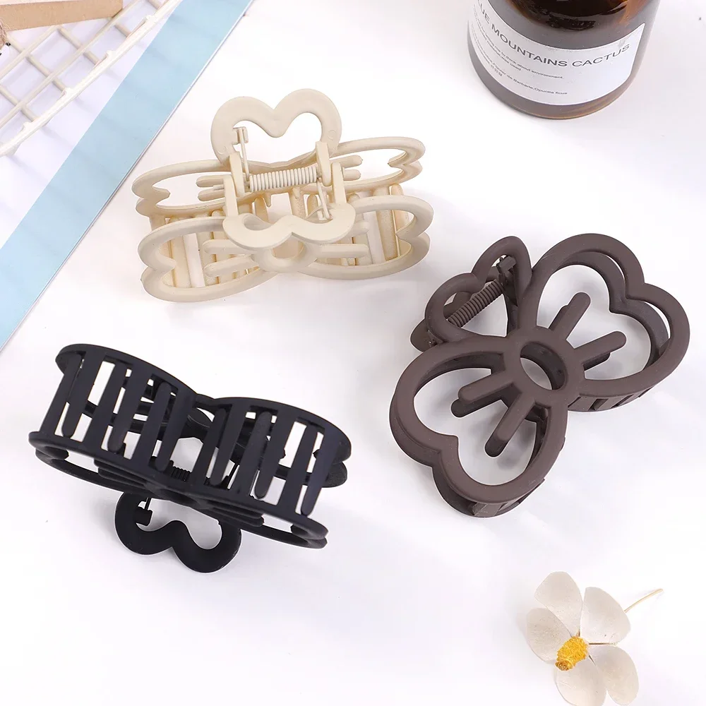 1Pcs Butterfly Style Hair Grab for Women Casual Crab Hairclaw Ponytail Support Hair Clip Girls Geometric Shape Claw for Hair