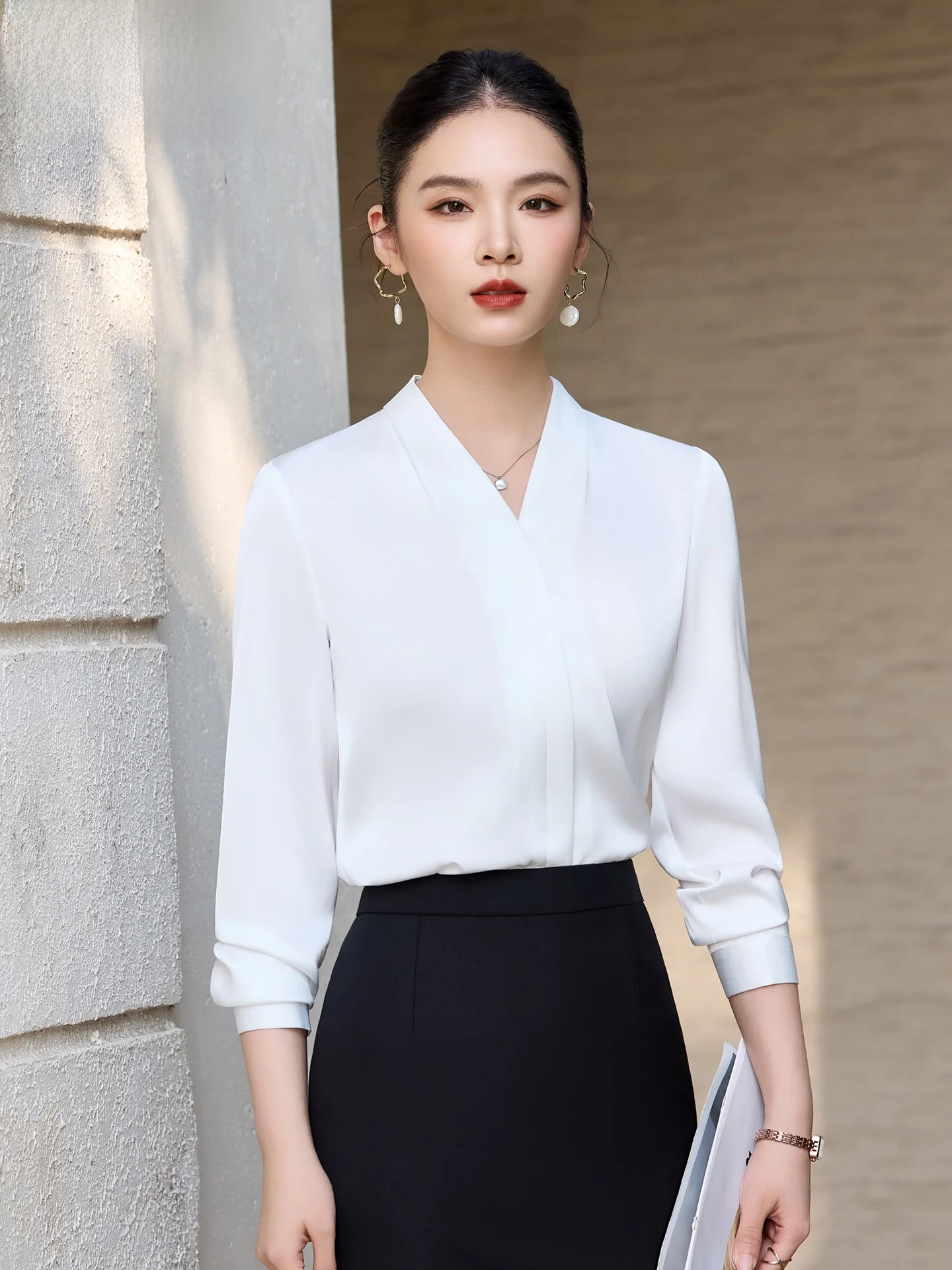 

White V-Ne Silk irt Women's 2026 New Inner Wear Outer Wear Lightweight Office Interview Ladies Satin k Button Formal S...