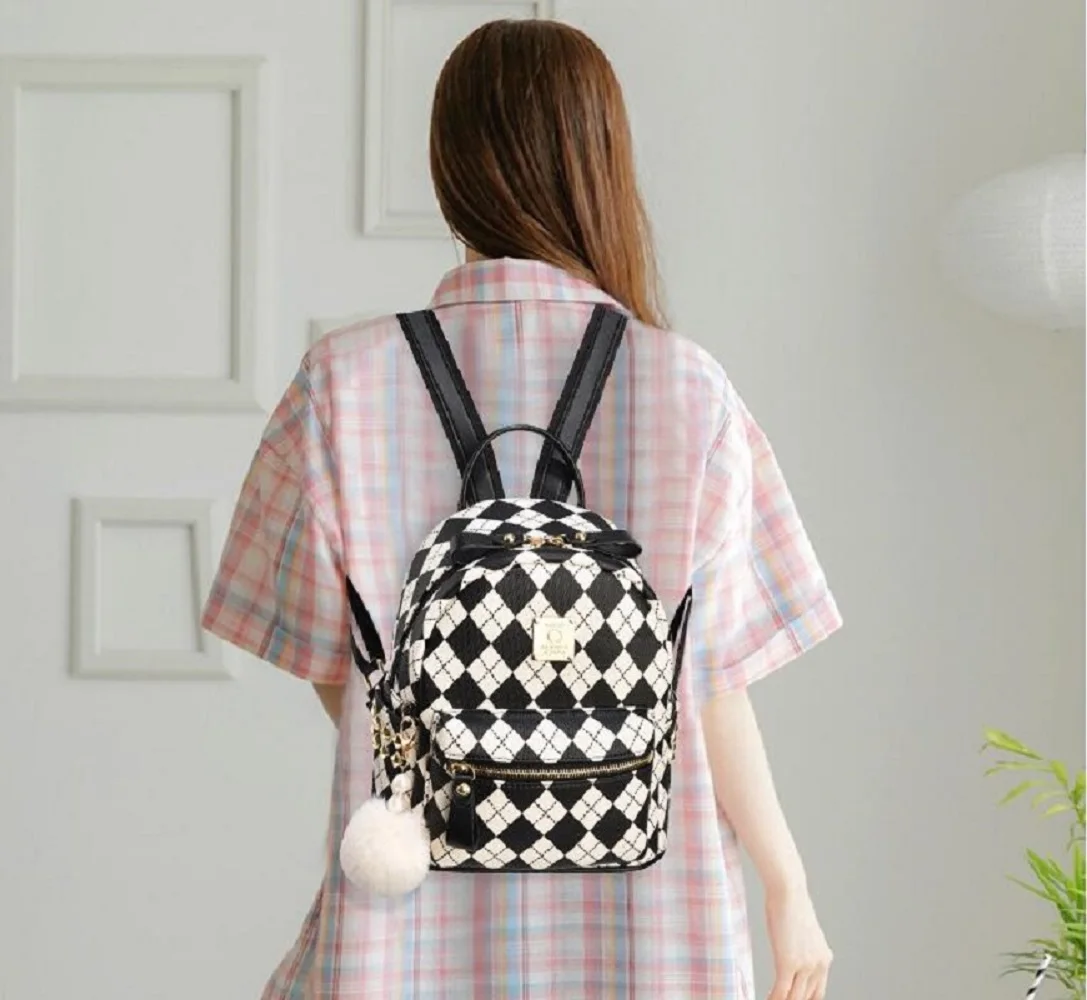 2026 New Korean Fashion Luxury Diamond Lattice Leather Backpack Women's Large Capacity Travel Shoulder Bags Student School Bag