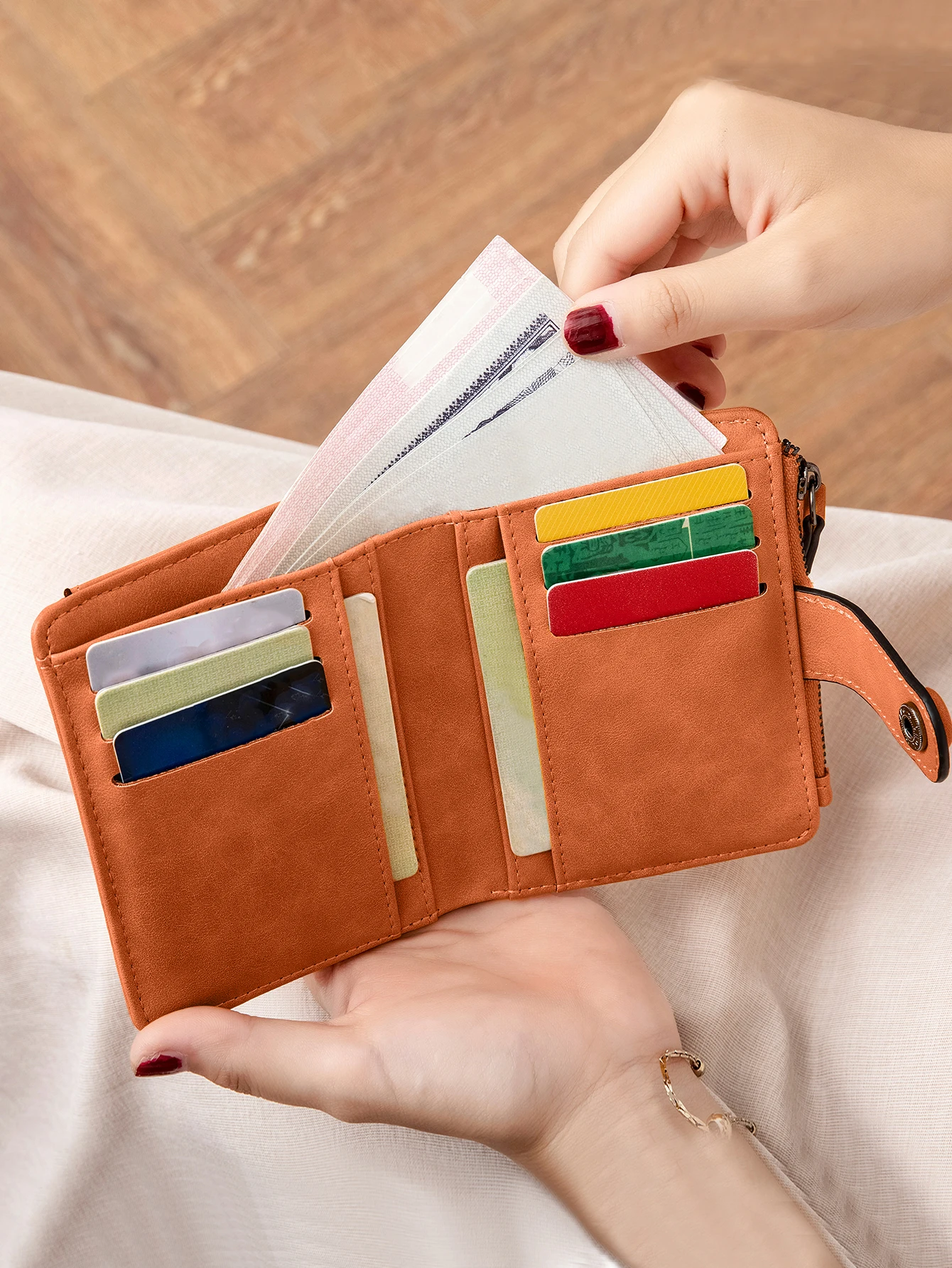 Thin and Minimalist Women's Short Wallet with Detachable Card Slot and ID Card Window, Suitable for Men and Women to Use