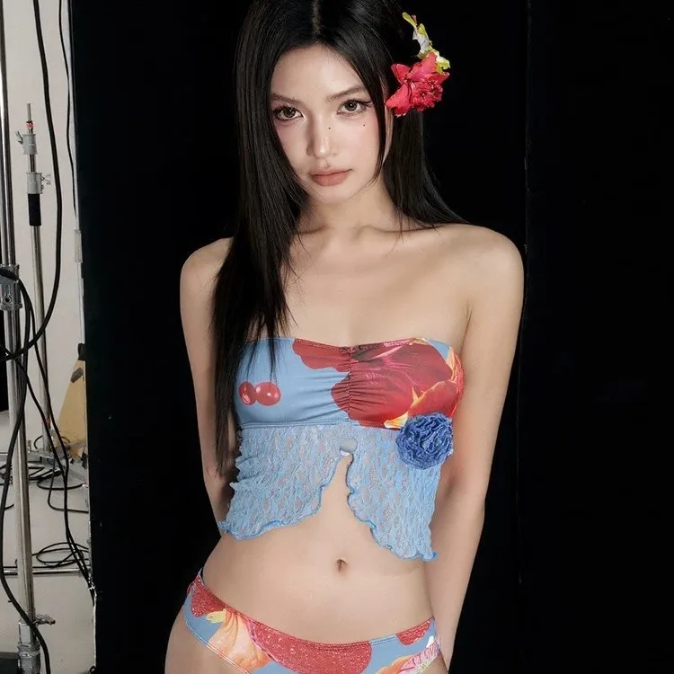 بيكيني فني جديد لعام 2025 لقضاء العطلات الصدور الصغيرة يجمع الراقية للحمام الربيعي الساخن ملابس سباحة ضيقة ومثيرة وتنورة طويلة