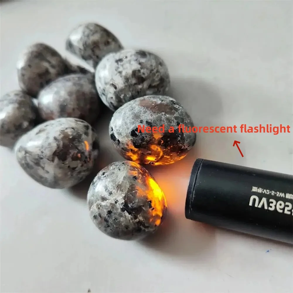 Natural Bright Yooperlites Flamestone UV Glowing Crystal Stone FireStone fluorescente Sodalite Flame Stone decorazione della casa regalo