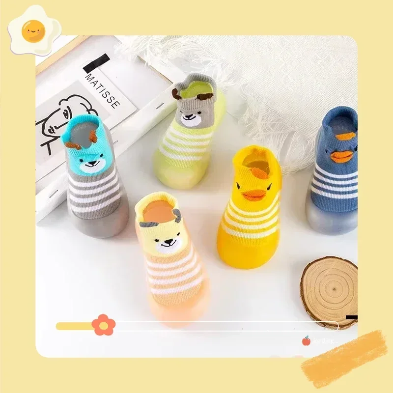 النمط الكلاسيكي الصيف الطفل الجوارب أحذية الأطفال المضادة للاختناق الطفل الجوارب الكرتون طفل حذاء طفل صغير جوارب يمكن السير بها على الأرض الأحذية