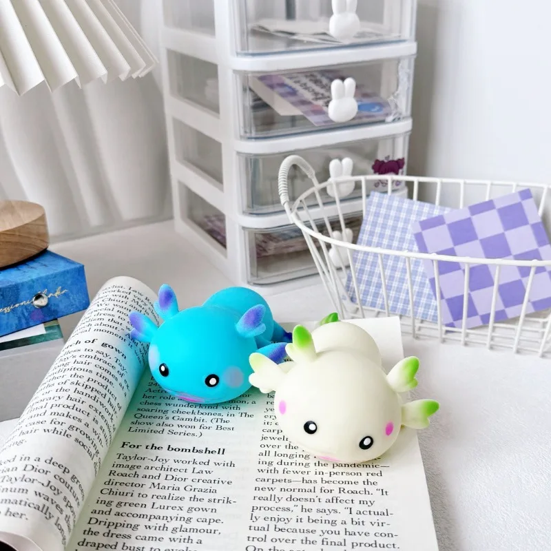 Axolotl Squeeze Ball Niedlicher Fisch Entspannen Cartoon Antistress Squishy Stressabbau Langsam steigend für Erwachsene Kinder Stretchspielzeug