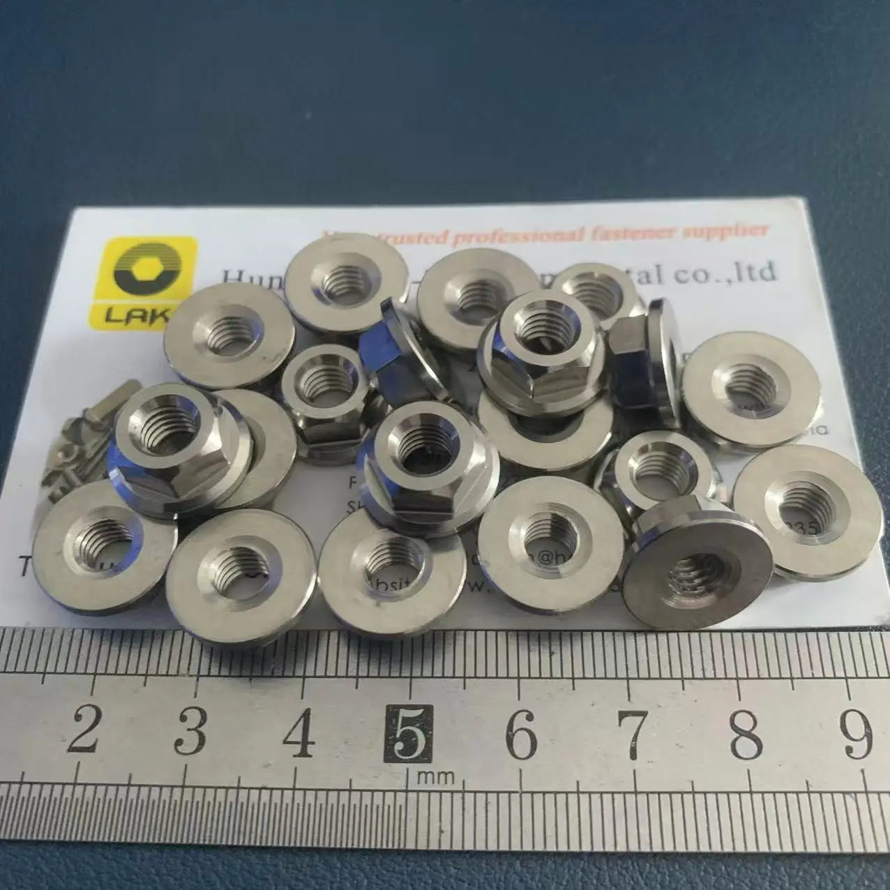 Titanium Hexagon Flanged Nut DIN6923 Gr5 M4 M5 M6 - High-Strength Machine Screw Thread Fastener for Industrial Use